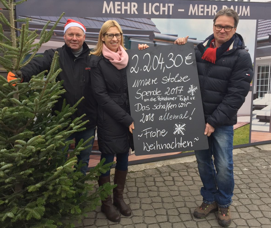 Die Spende 2017 wurde getoppt. Imke Eisenblätter und Holger Dürbusch starten die Aktion Weihnachtsbaum.